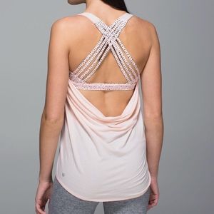 Women’s lululemon free to be wild tank size 8